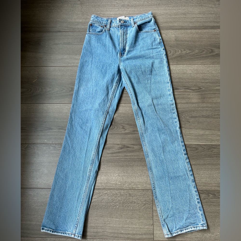 Abercrombie & Fitch Ultra High Rise 90s Straight Jean